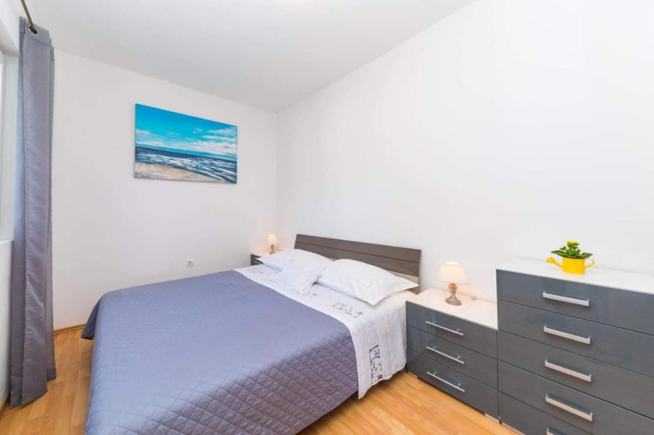 Apartments Villa Nea Leona Trogir Eksteriør bilde