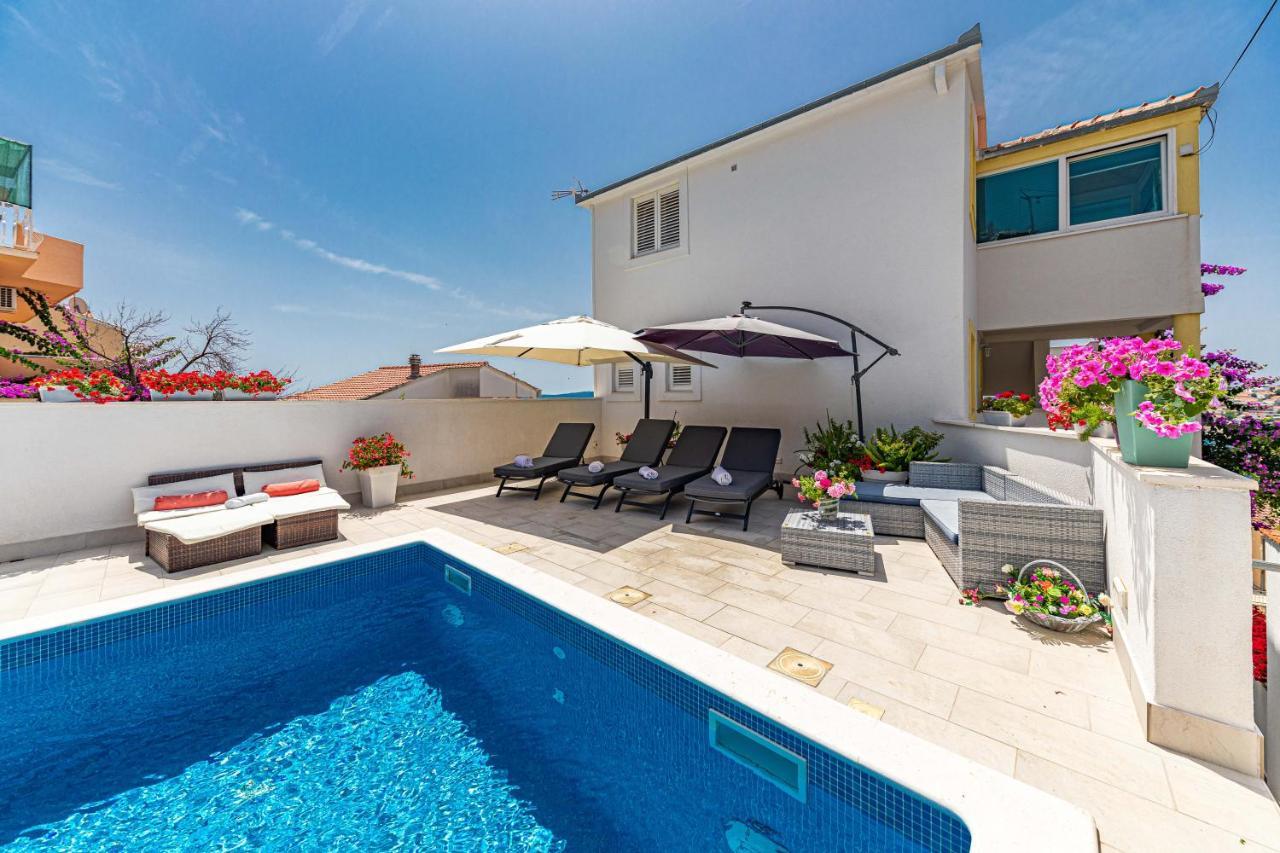 Apartments Villa Nea Leona Trogir Eksteriør bilde