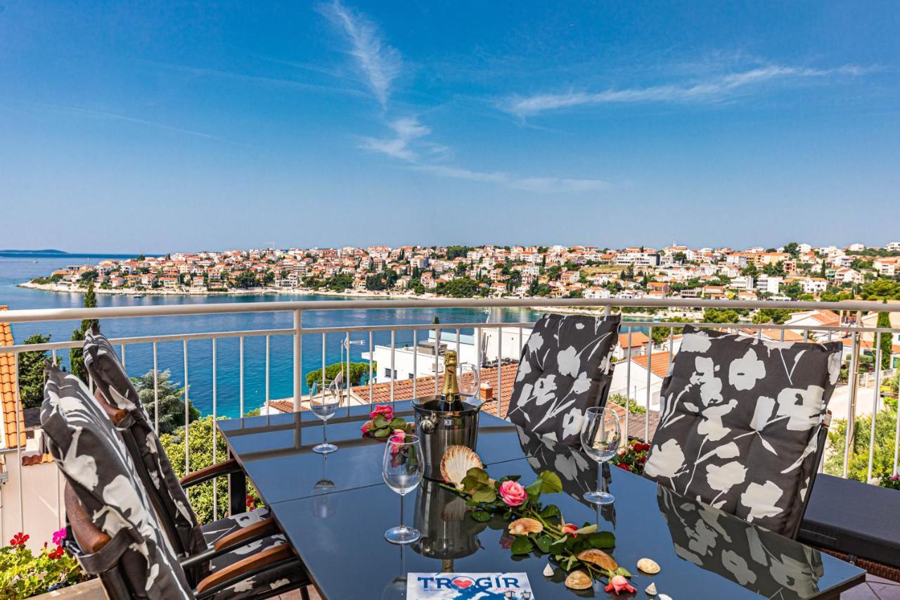 Apartments Villa Nea Leona Trogir Eksteriør bilde