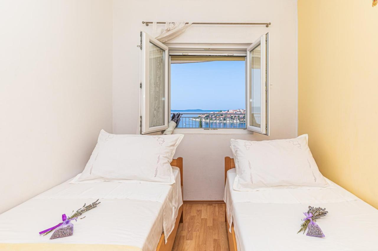 Apartments Villa Nea Leona Trogir Eksteriør bilde