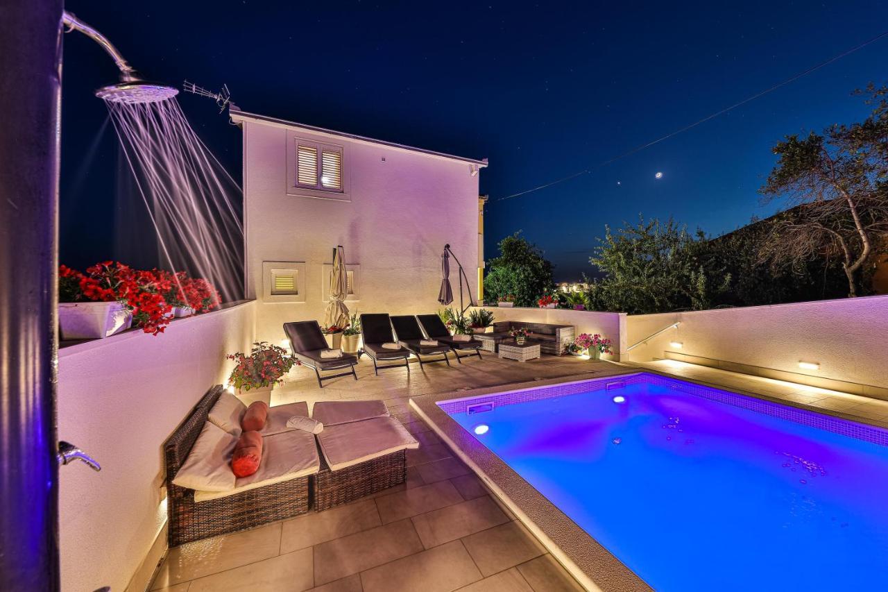 Apartments Villa Nea Leona Trogir Eksteriør bilde